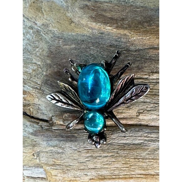 Vintage Rhinestone Bee Brooch Pin Antique Silver-Tone Insect Jewelry With Blue S - Picture 9 of 9
